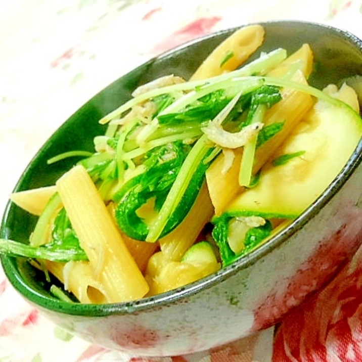 水菜としらす ズッキーニのバターにんにくパスタ レシピ 作り方 By 小太郎1212 楽天レシピ 水菜としらす ズッキーニのバターにんにくパスタ レシピ 作り方 By 小太郎1212 楽天レシピ
